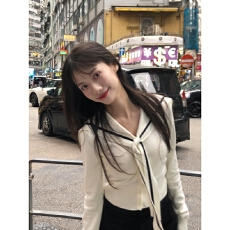 批发秋季新款原创少女海军领设计感针织开衫女独特别致短款小香风上衣