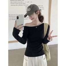 批发法式斜肩长袖<b class='q'>T</b><b class='q'>恤</b>女秋修身显瘦内搭露肩毛衣打底衫一字肩针织上衣