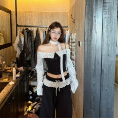 批发首尔斜面料时尚<b class='q'>套装</b>女秋季一字肩长袖上衣拼接阔腿裤两件套