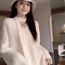 批发2025款设计感水<b class='q'>貂绒</b>针织毛衣女秋冬软糯厚实宽松慵懒风奶fufu上衣