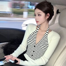 批发冰爽丝假两件<b class='q'>条纹</b>拼接挂脖针织衫女轻熟气质设计感打底上衣秋