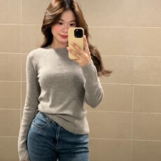 灰色圆领针织长袖t恤女装2025秋季新款高级感修身内搭正肩打底衫