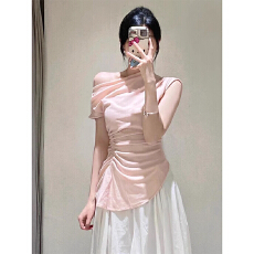批发已出货 不规则褶皱粉色露肩<b class='q'>t</b><b class='q'>恤</b>女夏季收腰显瘦设计感独特上衣