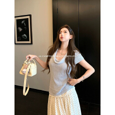 批发已出货 高品质 荡领镂空<b class='q'>短袖</b>针织衫女春秋宽松设计感内搭上衣