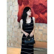 批发小香风<b class='q'>山茶花</b>刺绣针织条纹连衣裙女夏季气质包臀长裙