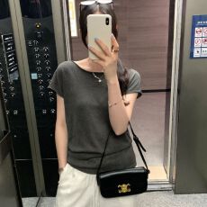 批发<b class='q'>韩</b>系漂亮斜领短袖针织衫女2026夏季新款薄款修身显瘦气质露肩上衣