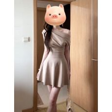 批发已出货 纯欲风纯色斜肩连衣裙子女<b class='q'>新款</b>夏季气质收腰显瘦a字短裙