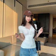 批发连帽短袖修身女生半开领收腰小<b class='q'>衫</b>