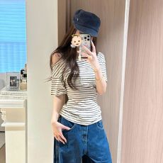 撞色条纹斜肩短袖T恤女夏季设计感上衣