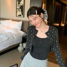 批发高品质春秋碎花<b class='q'>长袖</b><b class='q'>开衫</b>外套女秋+背心吊带两件套