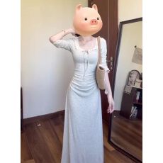 批发高品质显瘦长袖连衣裙子女2026新款早秋装冷淡系超好看<b class='q'>长裙</b>