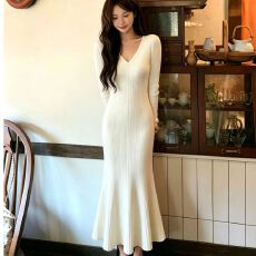 批发高品质法式<b class='q'>v领</b>收腰显瘦针织连衣裙秋冬季柔软保暖长袖打底裙