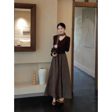 批发高品质2026新款咖色长袖T恤波点半身<b class='q'>连衣裙</b>子女早秋千金风穿