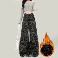 批发潮流街头高街<b class='q'>迷彩</b>工装阔腿牛仔<b class='q'>裤</b>女垂感加绒加厚ins拖地牛仔<b class='q'>裤</b>潮