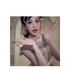 批发春秋<b class='q'>设计</b>感独特别致绝美上衣纯欲辣妹挂脖吊带背心女