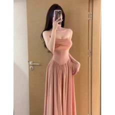 批发温柔风超好看收腰修身<b class='q'>连衣裙</b>纯欲风性感抹胸长裙<b class='q'>202</b>5夏季<b class='q'>女</b>装