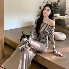 批发巨好看的早秋穿搭条纹斜肩长袖<b class='q'>T</b><b class='q'>恤</b>内搭吊带连衣裙套装女2025秋季