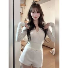 白色镂空长袖针织打底衫女秋冬季新款纯欲修身内搭设计感辣妹上衣