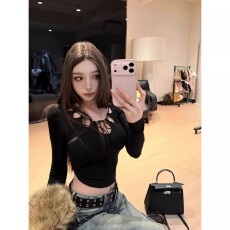 批发黑色v领镂空长袖打底衫女秋冬季纯欲<b class='q'>修身</b>内搭性感辣妹短款t恤上衣