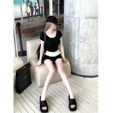 批发纯欲运动<b class='q'>休闲</b><b class='q'>套装</b>女夏季新款短款U领黑色T恤+抽绳褶皱短裤两件套