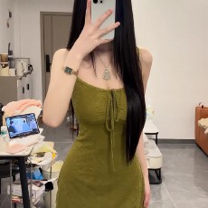 批发辣妹复古性感绿色<b class='q'>蝴蝶结</b>吊带<b class='q'>连衣裙</b>夏季纯欲风显身材收腰包臀短裙