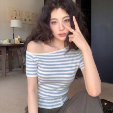 批发韩系纯欲甜美风斜肩条纹针织短袖<b class='q'>t</b><b class='q'>恤</b>女夏设计感百搭显瘦<b class='q'>露肩</b>上衣