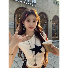 批发莫代尔美式白色不对称斜肩星星<b class='q'>短袖</b>t恤<b class='q'>女</b>新辣妹修身显瘦露肩上衣