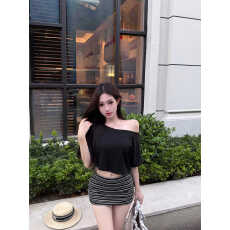 批发黑色斜肩短袖<b class='q'>T</b><b class='q'>恤</b>上衣女夏季辣妹套<b class='q'>装</b>低腰条纹包臀短裙气质两件套