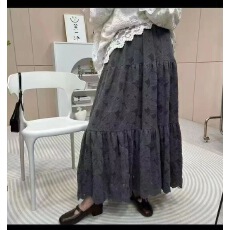 批发百搭休闲A字大摆蕾丝<b class='q'>半身裙</b>加绒