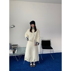 批发韩系宽松翻领撞色菱格羽绒外+花苞半身<b class='q'>裙</b>两件套装