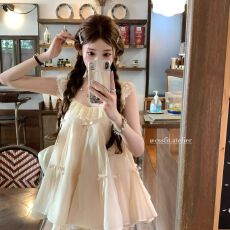 批发2025夏季奶油黄蝴蝶结无袖甜美连衣裙蕾丝高级蓬蓬短裙