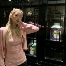 批发粉色挂脖吊带背心套装女2025秋新款短款开衫上衣