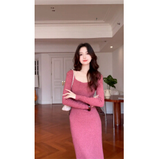 批发法式气质玫红色方领针织<b class='q'>连衣裙</b>子女秋冬2025新款修身内搭打底长裙