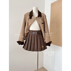 批发学院风侧皮扣刺绣图章毛呢<b class='q'>百褶</b>裙女2025秋冬新款高腰防走光<b class='q'>短裙</b>子