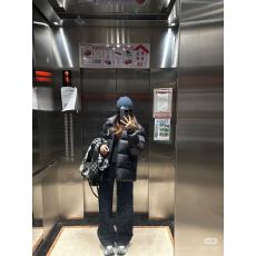 批发MD25秋冬新款黑色高级感<b class='q'>羽绒服</b>