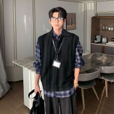 批发老钱风黑色毛衣背心<b class='q'>男</b>士冬季韩系搭配叠穿无袖坎肩松弛针织衫<b class='q'>马甲</b>