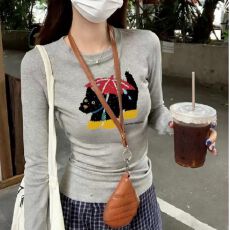 批发白色圆领正肩上衣打底衫女2026新款趣味<b class='q'>卡通</b>修身显瘦内搭长袖<b class='q'>T</b><b class='q'>恤</b>