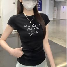 批发黑色圆领正肩短袖<b class='q'>T</b><b class='q'>恤</b>女夏季新款美式字母设计感时尚百搭休闲上衣