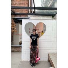 批发纯棉圆领正肩短款<b class='q'>T</b><b class='q'>恤</b>女修身显瘦别致小众短袖上衣女