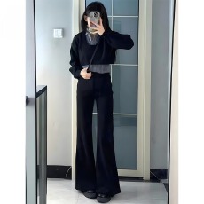 批发黑色微喇牛仔裤女2025<b class='q'>秋</b>冬新款小个子弹力不贴腿垂感阔腿喇叭裤子