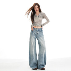 批发浅蓝色弯刀阔腿牛仔<b class='q'>裤</b>女2025冬季潮流新款低腰水洗复古宽松直筒<b class='q'>裤</b>