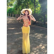 批发巨好看的夏日套装女度假风碎花抹胸上衣穿搭网纱包臀半身裙两件套