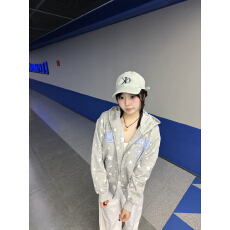 批发成品现货320克纯棉华棉复合布面手感（刺绣+布匹印花）卫衣外套女