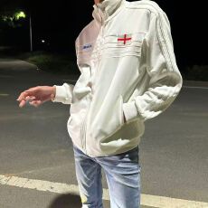 批发成品现货320克纯棉华棉复合布面手感（毛巾刺绣+折痕工艺）外套女