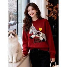 批发红色刺绣小马圆领<b class='q'>毛衣</b>女2025新款冬季软糯慵懒内搭跨年针织衫上衣