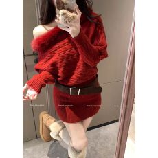 批发新年红色一字肩针织毛衣<b class='q'>连衣裙</b><b class='q'>女</b>2025秋冬收腰包臀短裙拼接氛围感