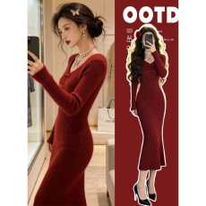 批发新中式战袍红色V领仿水貂绒连衣裙女秋<b class='q'>冬</b>小个子显身材礼服小红裙