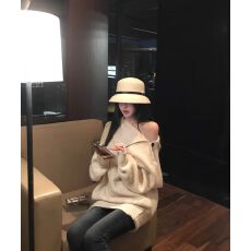 2025香雪玛芬绵羊毛混纺纽扣一字堆堆领设计感毛衣上衣女潮