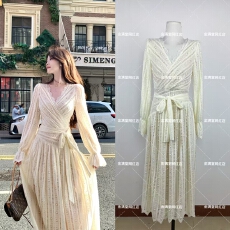 批发白里纯粹线条 设计感<b class='q'>连衣裙</b>收腰长袖<b class='q'>雪纺</b>V领法式复古气质显瘦长裙