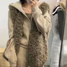 批发韩系新款时髦洋气显瘦加厚毛毛马甲+连帽卫衣+松紧腰微喇<b class='q'>裤</b>3件套